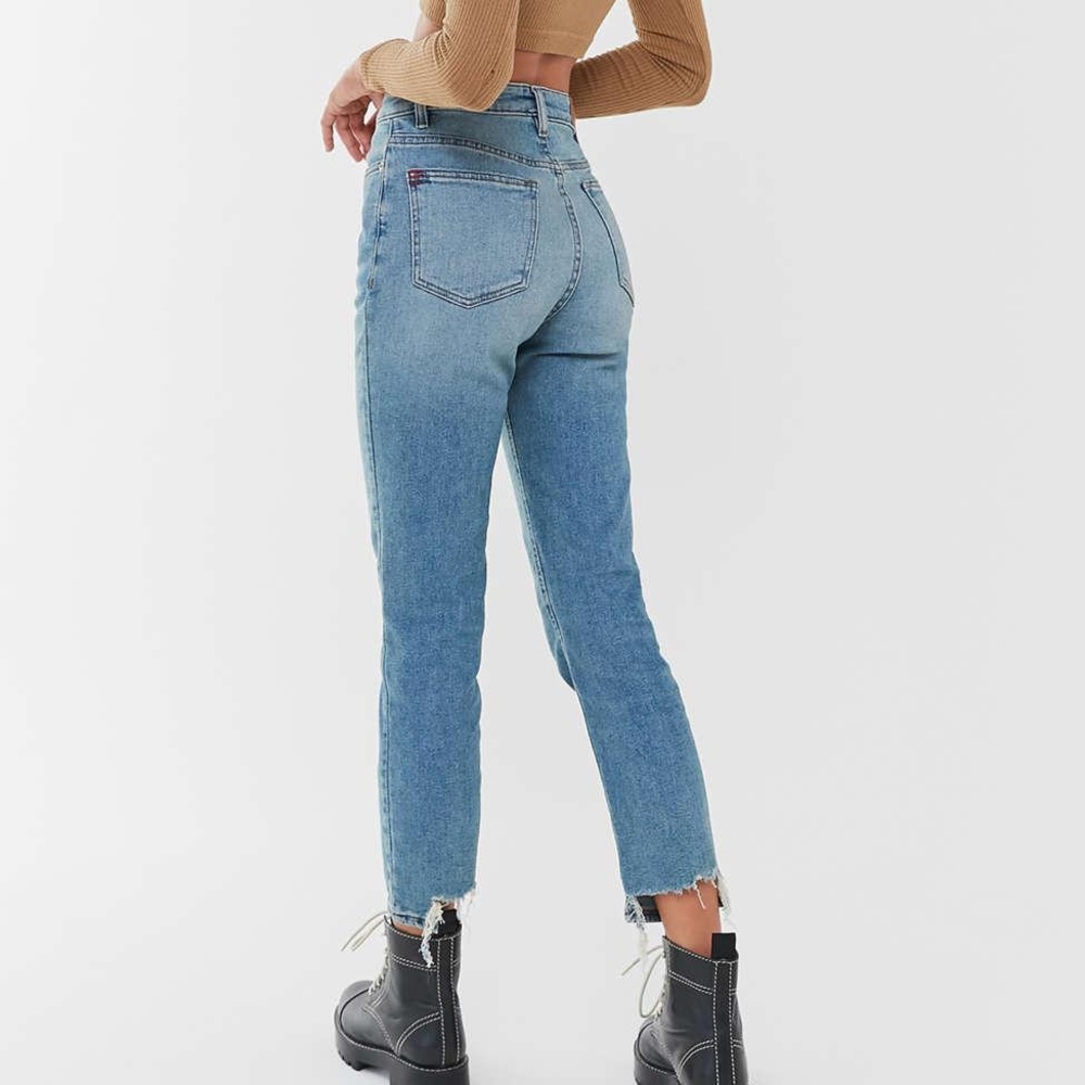 BDG Girlfriend High Rise with Raw Hem